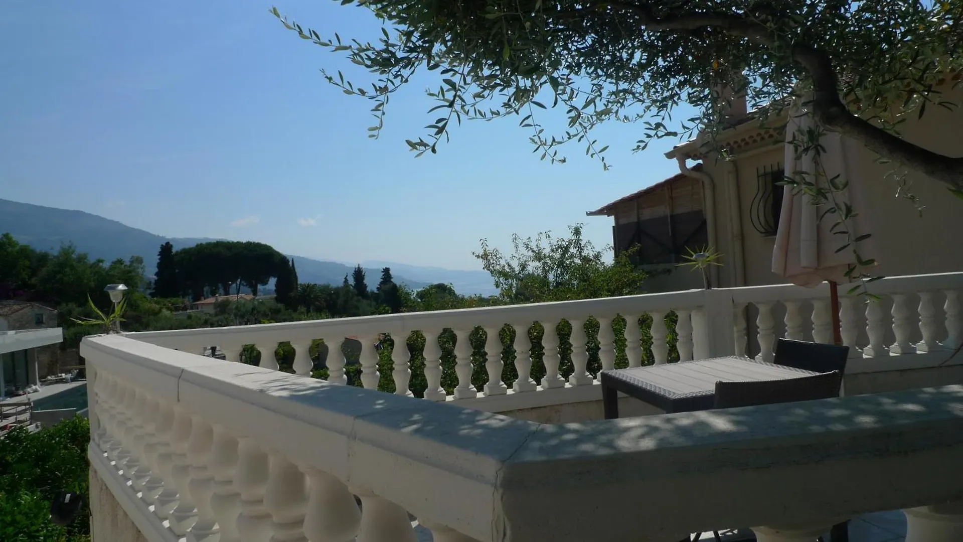 Appartement Ensoleille Belle Vue Degagee Menton Frankrike